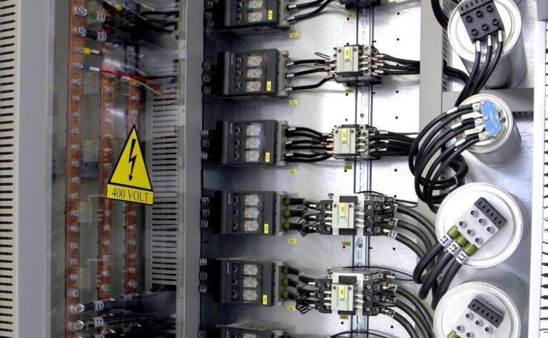 Kompanzasyon Sistemleri ile Enerji Maliyetlerinizi Düşürün